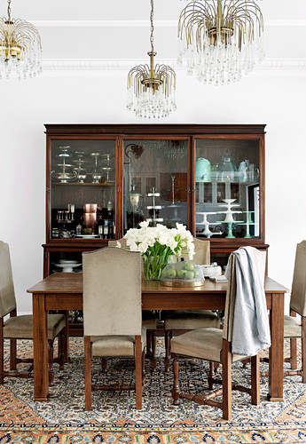 Geschirrschrank Bilder – Interior Design-Fotos kaufen living4media