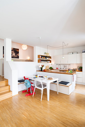 Eckbank Bilder – Interior Design-Fotos kaufen living4media