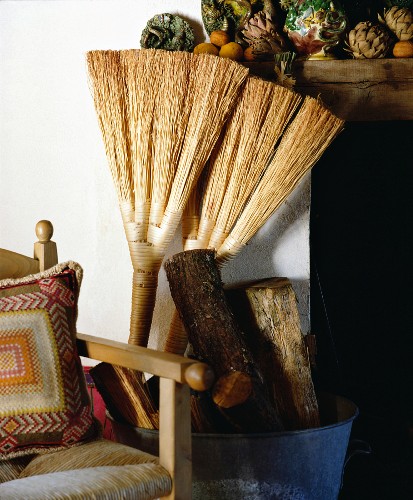 Brennholz Bilder – Interior Design-Fotos kaufen living4media