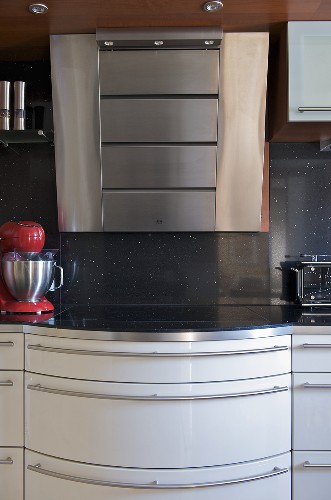 Dunstabzug aus Edelstahl über … – Bild kaufen – 708985 living4media