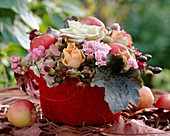 Autumn arrangement in sisal cache-pot