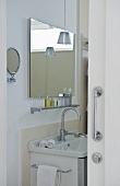 Waschbecken im Hotelzimmer (Casa Angelina, Praiano, Italien)