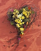 Heart-shaped arrangement with narcissi