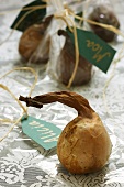 Novel place-cards attached to onions