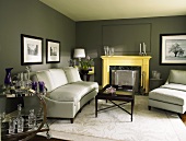 Sitting room in shades of grey
