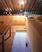 Dachgeschossraum mit Blick in Treppenausschnitt