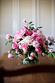 Strauss aus rosafarbenen Blumen