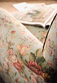 Detail floral print armchair