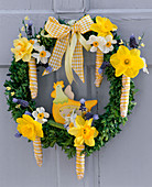 Wreath made of Buxus, Narcissus, Muscari