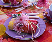Table decoration with pink chrysanthemums