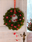 Red wax stars wreath