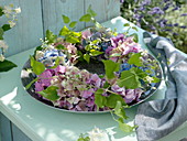Kranz aus Hydrangea (Hortensien - Blüten) und Clematis