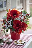 Red-silver christmas bouquet