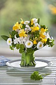 Small bouquet with Narcissus 'Tete A Tete', Hyacinthus