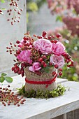 Mini pink (rose) and rosehips bouquet, covered vase