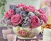 Rose petals, Syringa vulgaris (lilac)