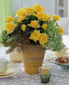 Yellow roses, Hydrangea (Hydrangea