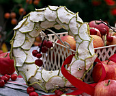 Wreath of apple slices