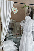 Romantic bridal gown