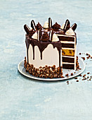 Minz-Schokoladen-Kuchen mit Baiser-Buttercreme