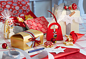 Christmas biscuits decoratively gift-wrapped