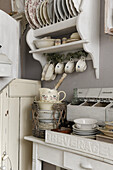 Old crockery in the kitchen in Shabby Style