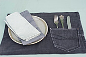 DIY jeans place mat with pocket for cutlery