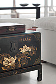 Antique Chinese trunk for living room table hand-painted