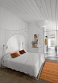 Uruguay, Manantiales, modern bedroom