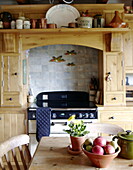 Küchentisch und -stühle aus Holz Hexham Northumberland England UK