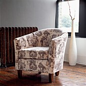 Upholstered armchair with Toile de Jouy fabric