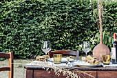 Table setting in the garden