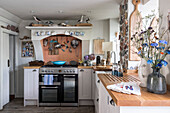Bespoke kitchen withsolid oakworktop in a cottage