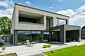 Einfamilienhaus mit überdachter Terrasse, Neuenkirchen, Nordrhein-Westfalen, Deutschland