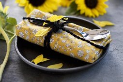 Place setting with sunflowers