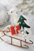 Small sleigh with Christmas decorations