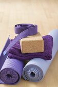 Equipment for meditation: yoga mat, belt, yoga block