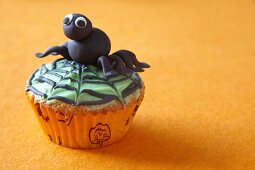 Halloween cupcake with spider topper