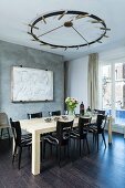 Eclectic furniture in dining room