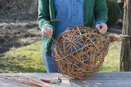 Making a globe basket as a hanging flower basket