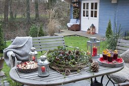 Late autumn, winter with friends in the garden