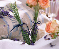 'Bind lavender bottles - Lavender bottles; Moth protection for laundry'