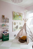 Wigwam in child's bedroom with chequered floor