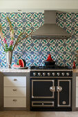 Tiles with Oriental pattern in modern kitchen