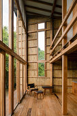 Zweistöckiger Wohnraum mit Holz und Bambus, Casa Don Juan, Ecuador