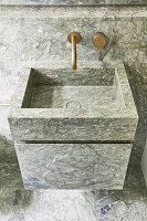 Gemauerter Kamin und rustikale … – Bild kaufen – 11013825 living4media