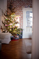Weihnachtsbaum im Wohnzimmer