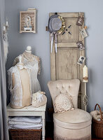 Corner with tailor's dummies and antique decorations