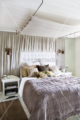 Grey Bedspread On Double Bed With Buy Image 11155769