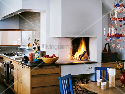 Open Fireplace With Fire In A Modern Buy Image 11030113